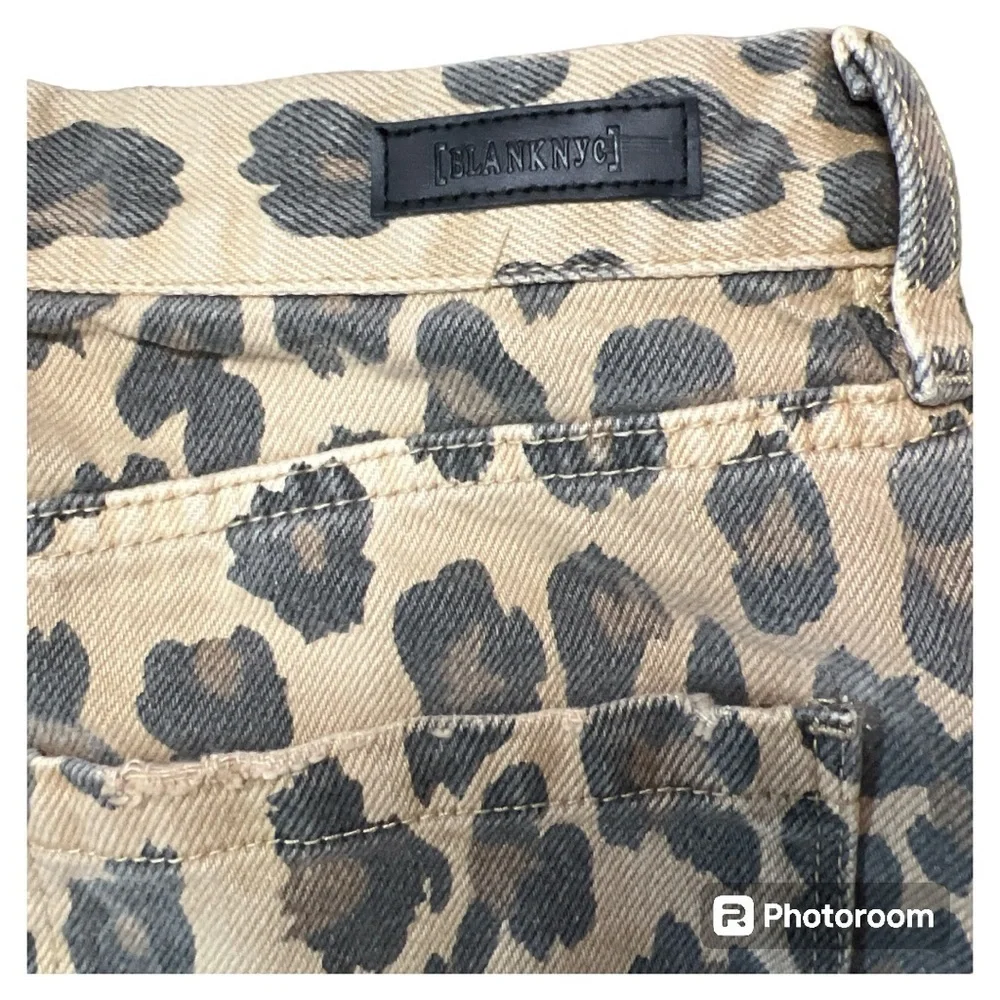 Blank NYC The Barrow Vintage Denim cheetah print shorts size 28 - Picture 5 of 6